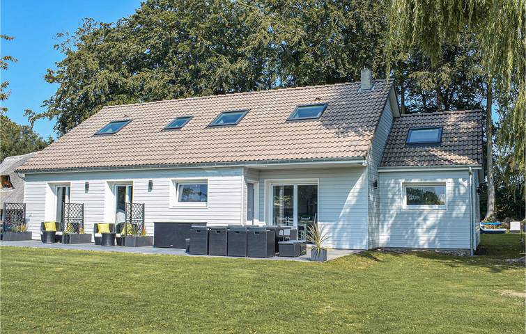 Location de vacances pour 10 personnes, avec terrasse et jardin à Saint-Martin-aux-Buneaux