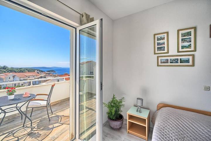 Maison d’hôte pour 2 personnes, avec vue ainsi que jardin et terrasse dans Hvar - 4