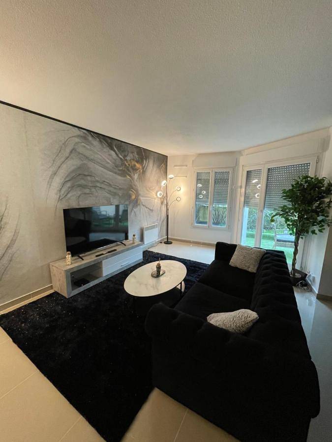 Gîte pour 6 personnes, avec vue et terrasse, animaux acceptés dans Gare Du Val D Europe