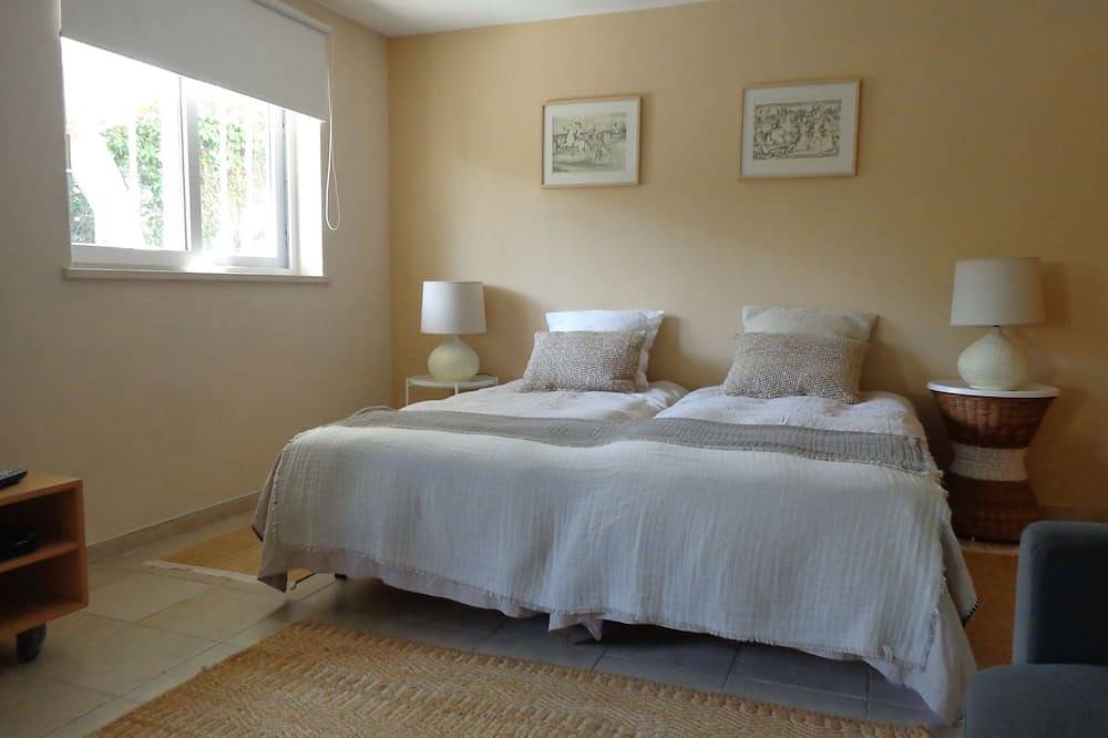 Großes Studio in Villa in sehr ruhiger und grüner Umgebung in Cascais e Estoril, Costa de Lisboa