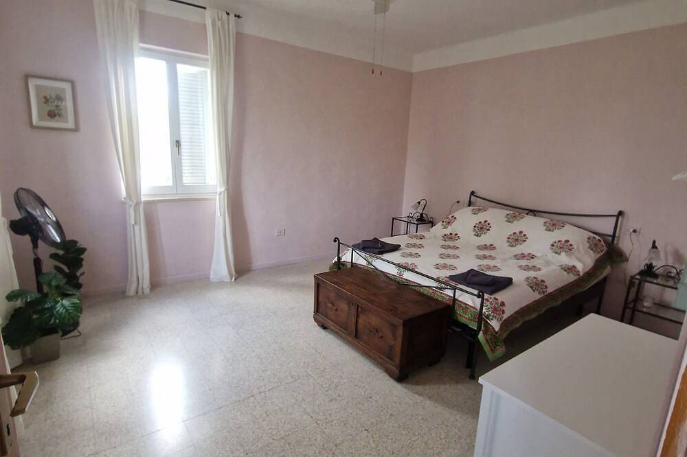 Large 3 bedroom country house near Ascoli Piceno in the heart of Le Marche. in Ascoli Piceno, Parco nazionale dei Monti Sibillini