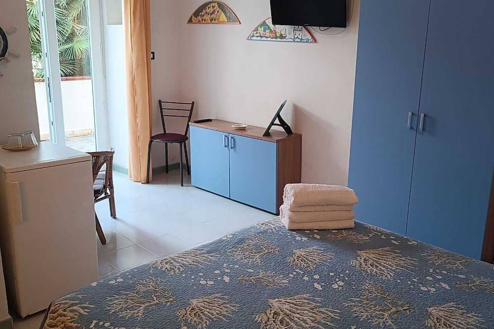 Large Double Room at Villa Ersilia in Ponza, Latium