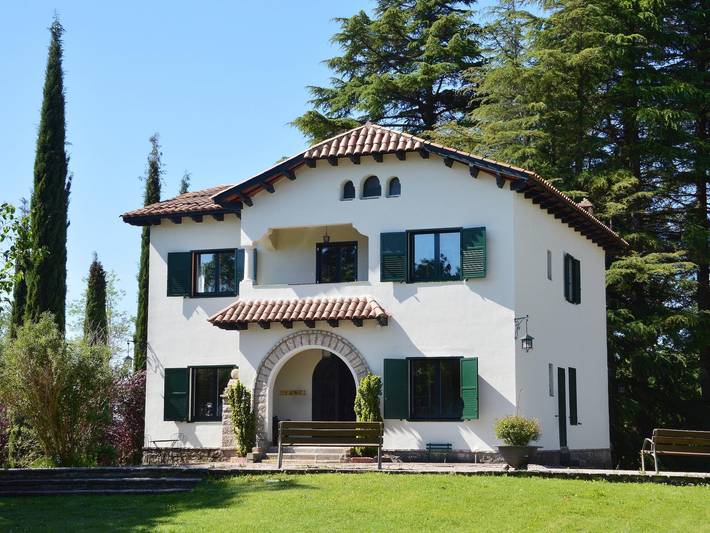 Apartamento para 14 personas, con Balcón y Terraza además de Jardín y Piscina en Osona