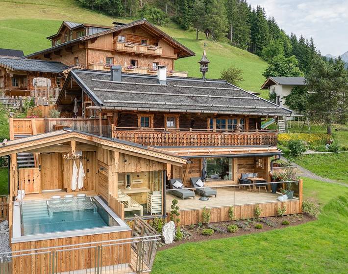 Chalet für 6 Personen, mit Balkon und Terrasse sowie Whirlpool und Garten in Dienten am Hochkönig