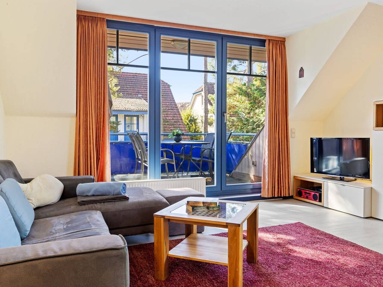 Ganze Ferienwohnung, Feriendorf Papillon - Familienfreundliche Maisonette-Ferienwohnung mit Balkon - nur 250 m zum Strand! in Boltenhagen, Nordwestmecklenburg (Wismar und Umgebung)