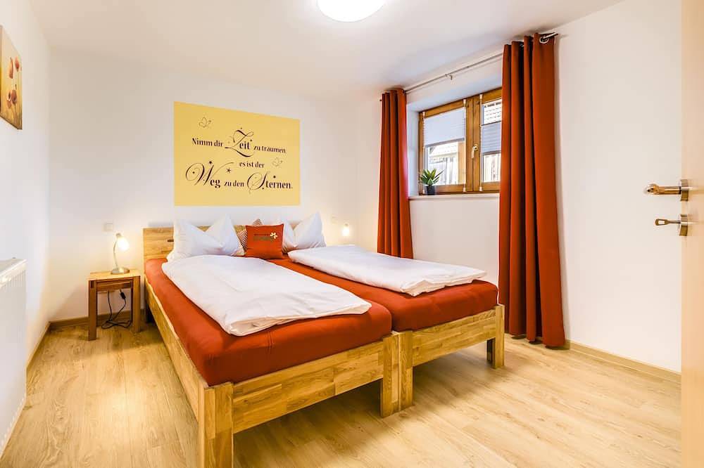 Ganze Wohnung, Gemütliche Ferienwohnung \"Morgenrot\" (50 qm) mit Liegewiese zur alleinigen Nutzung. in Burglengenfeld, Ostbayern