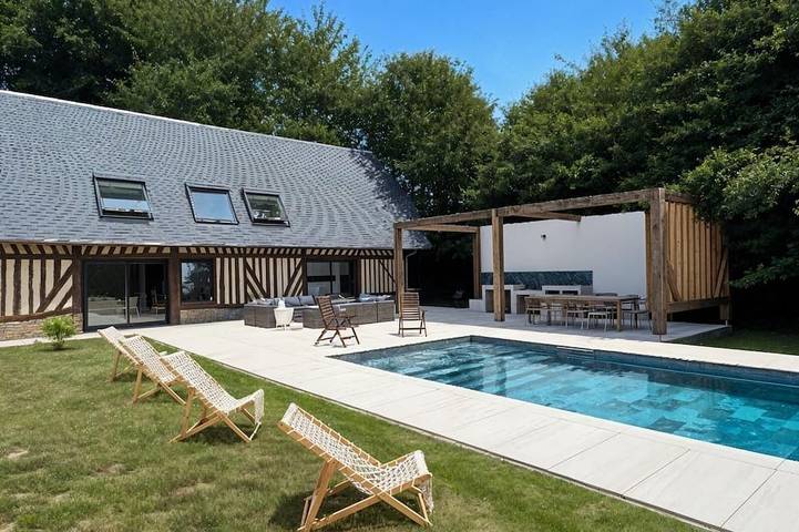 Location de vacances pour 12 personnes, avec jardin et terrasse à La Lande-Saint-Léger