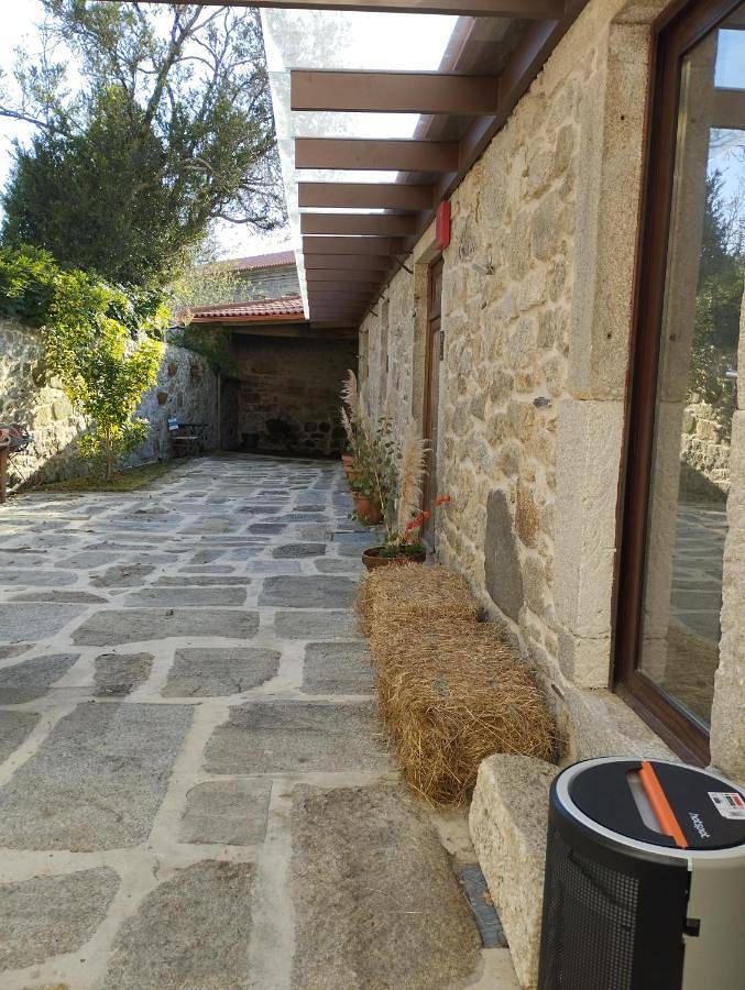 Gîte pour 3 personnes, avec piscine ainsi que jardin et vue dans Belinho - 2