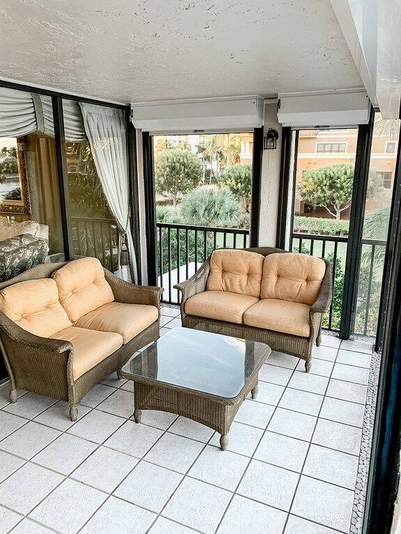 Vacation rental for 4 people, with yard and balcony in North Naples