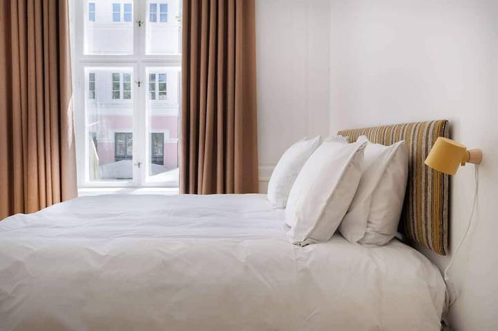 Entire apartment, Former Dukes Residence - 4 bedrooms - 2 bathroms in Copenhagen City, Copenhagen