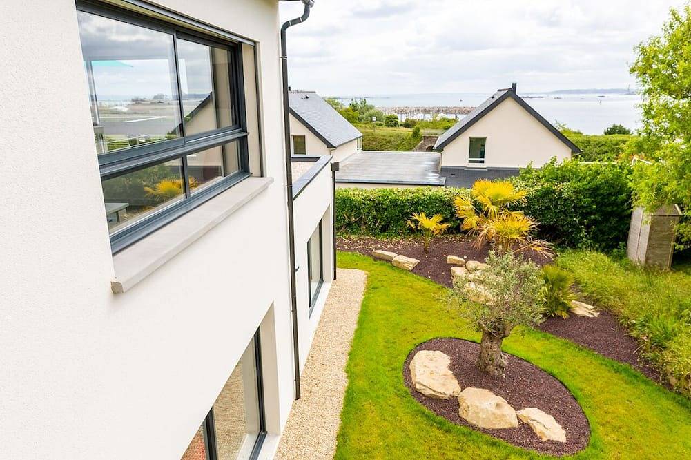 Villa Surcouf 5 stars - sea view - private pool and beach 200m away in Roscoff, Ceinture Dorée