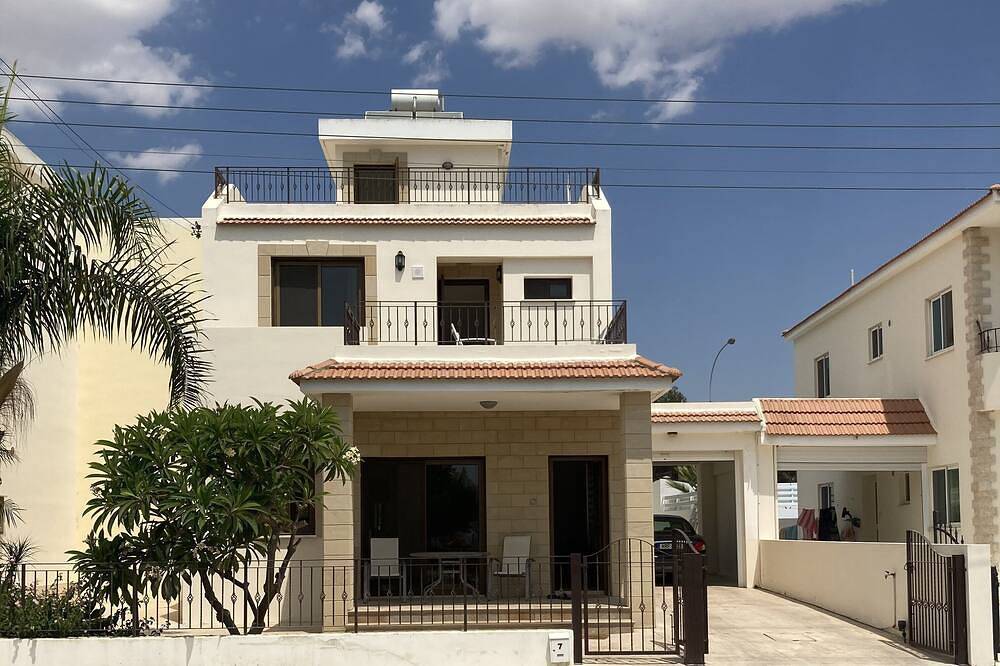 Larnaca Bay Villa mit privatem Pool, Meerblick, in einer wunderschönen Lage. in Πύλα, Larnaca Bezirk
