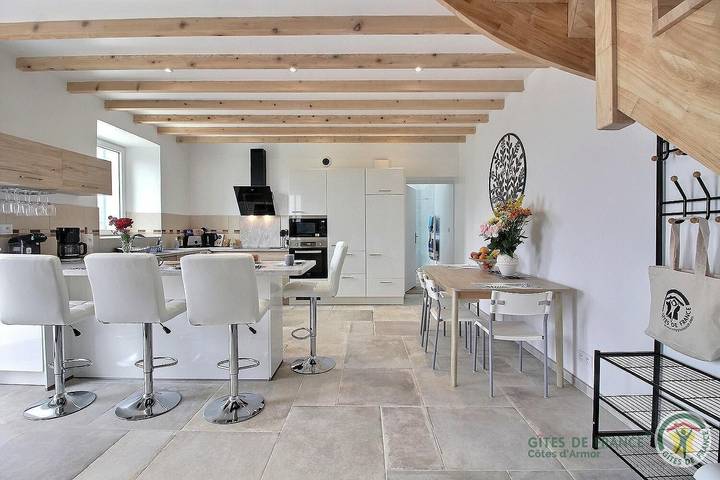 Gîte pour 4 personnes, avec terrasse et jardin à Trédrez-Locquémeau - 4