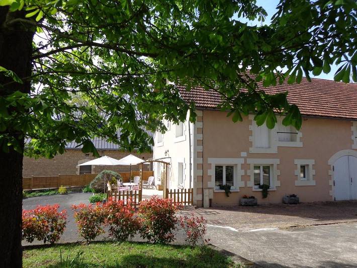 Appartement de vacances pour 4 personnes, avec vue ainsi que piscine et jardin