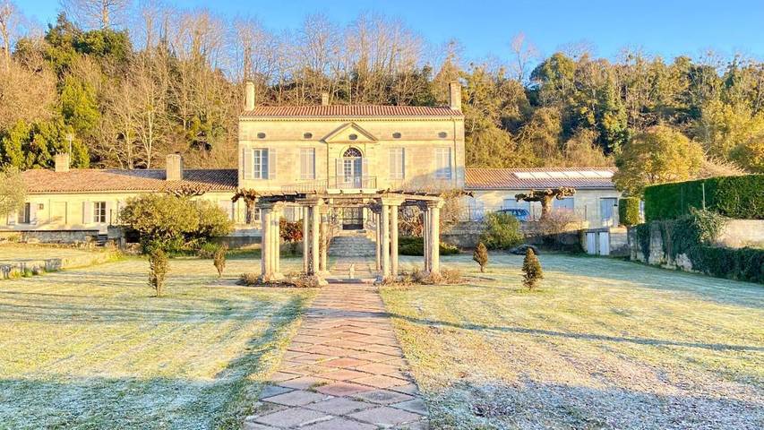 Location de vacances pour 2 personnes, avec jardin et jacuzzi à Bourg - 4