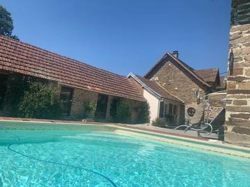Cottage pour 2 personnes, avec vue ainsi que jardin et piscine à Saint-Yrieix-la-Perche