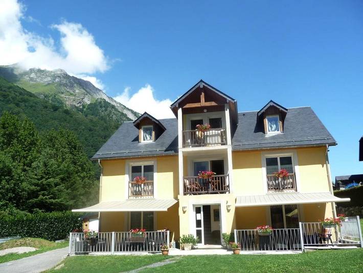 Chambre d’hôte pour 4 personnes, avec jardin ainsi que terrasse et vue à Cauterets
