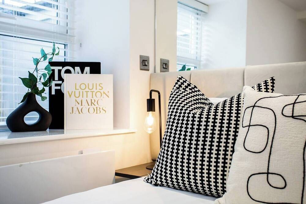 Apartamento entero, Welcome to our newly refurbished modern apartment. Enjoy a stylish experience at this centrally-located cosy nest on Roker sea front. Situated just a stone’s throw away from the beautiful North East coast Seaburn. in Roker, Sunderland