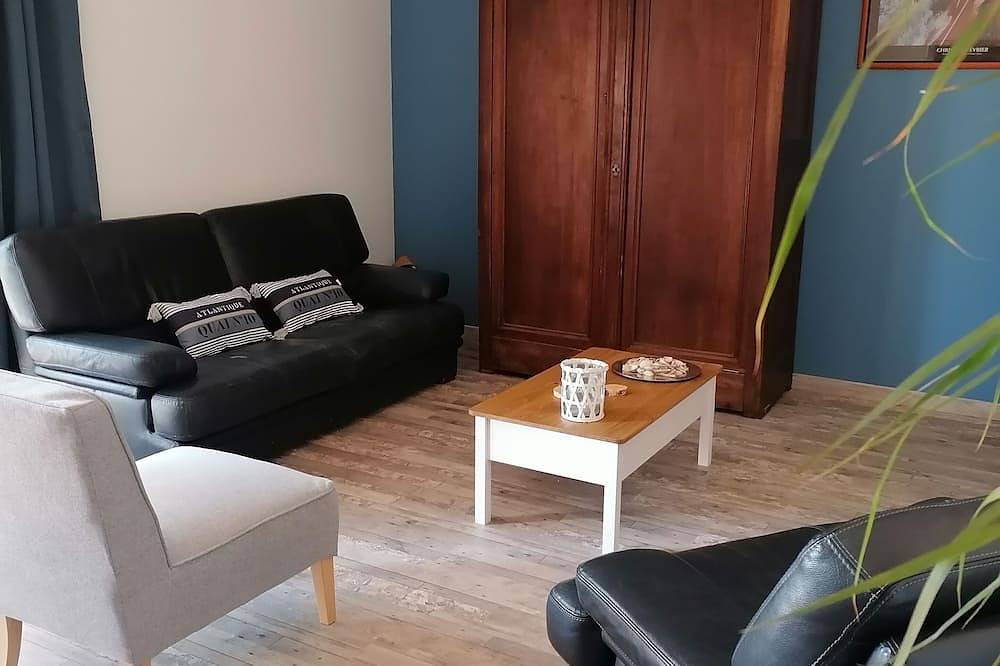 Maison Privee Avec Piscine Et Spa Non Partagés En Garrigue in Langlade, Région de Nîmes