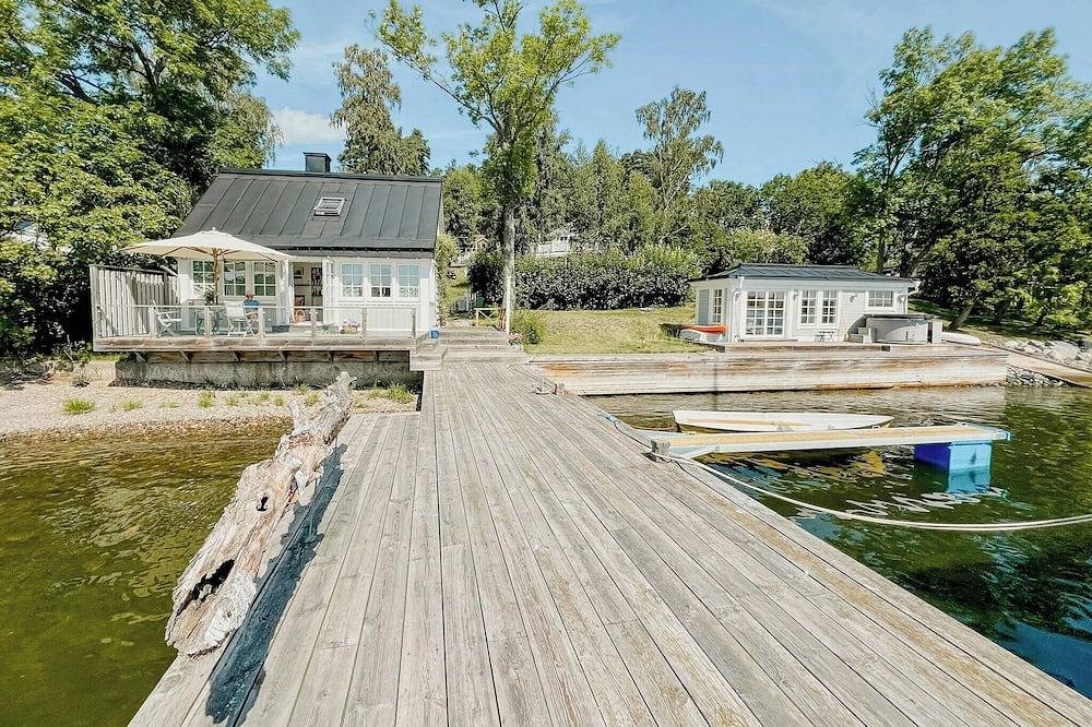 Friedliche Oase am Wasser: Ihr Resarö-Retreat in Vaxholm, Stockholmer Schärengarten