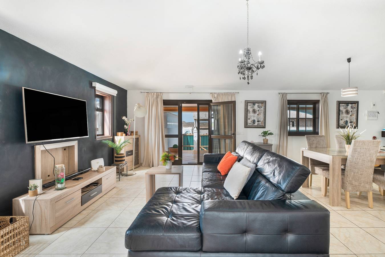 Villa de vacaciones 'Amarilla Golf' con vistas al mar, Wi-Fi y aire acondicionado in San Miguel de Abona, Tenerife Sur