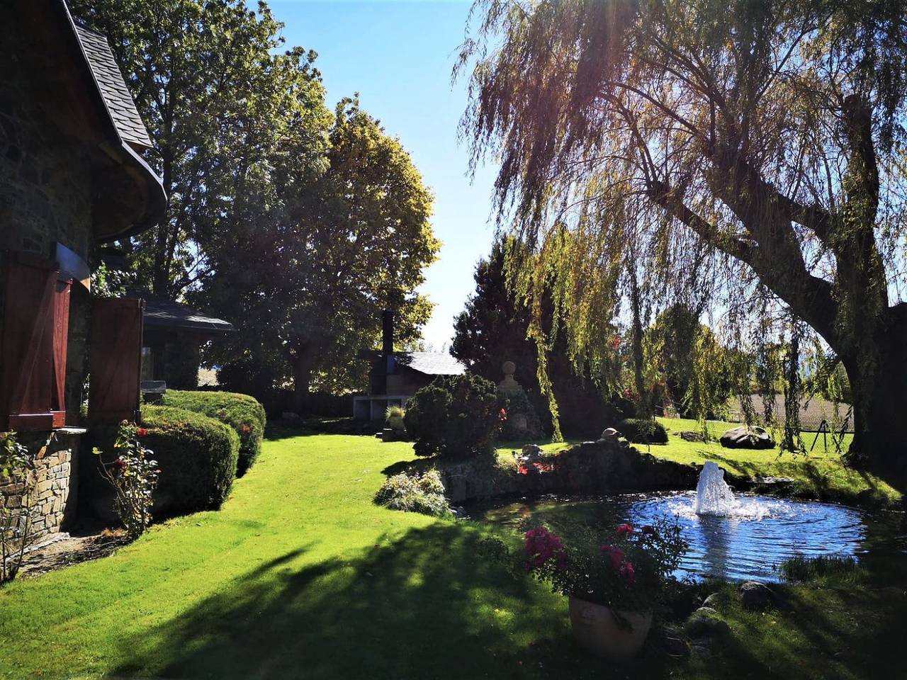 Chalet 5 hab. 11 Pax, Jardín, Barbacoa, Vistas Cadí y 4 Baños in Llivia, Parque Natural Regional de los Pirineos Catalanes