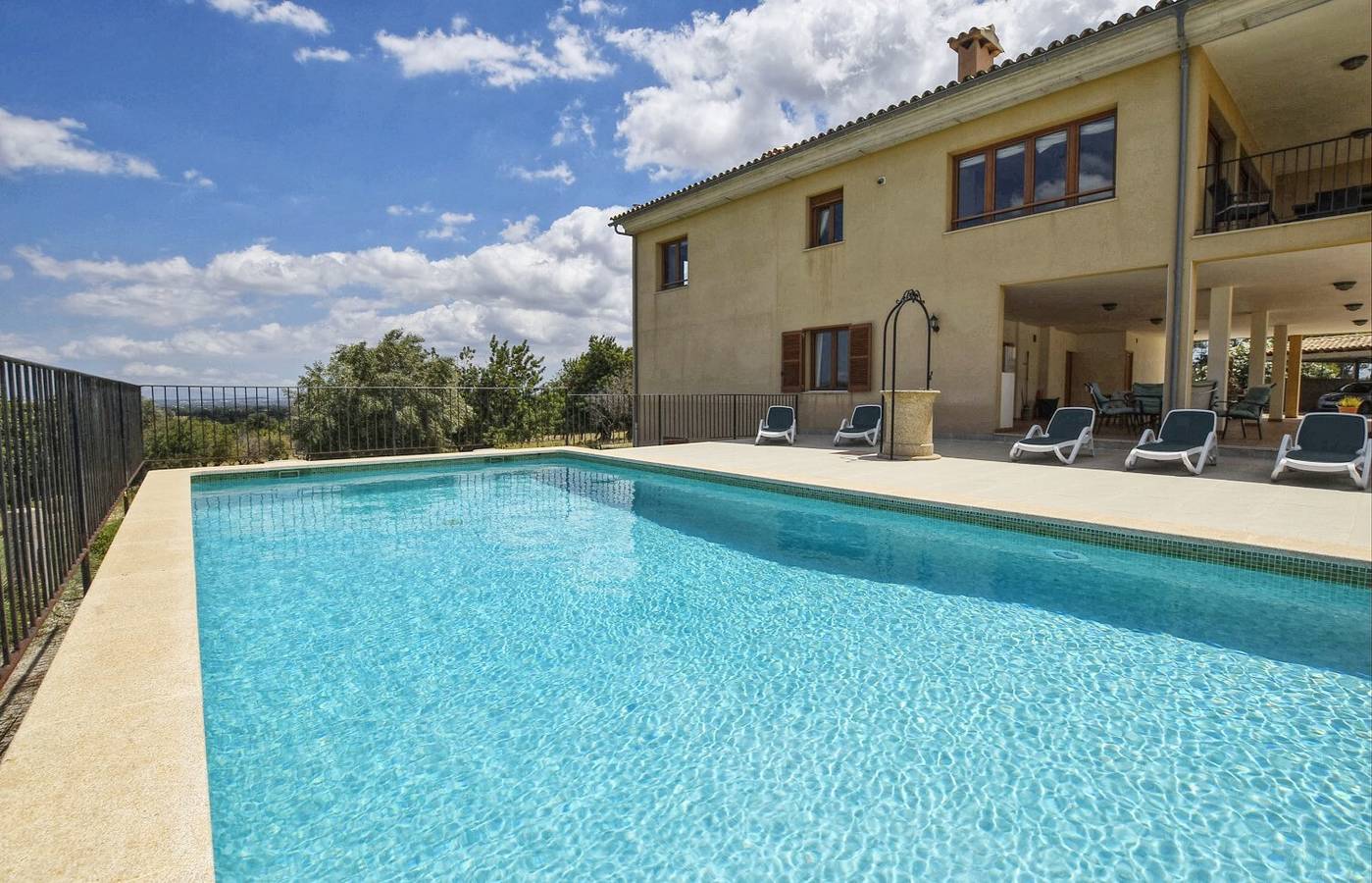 Casa de férias 'Sastre Blanquer' com vista para a montanha, Wi-Fi e ar condicionado in Moscari, Selva (Espanha)