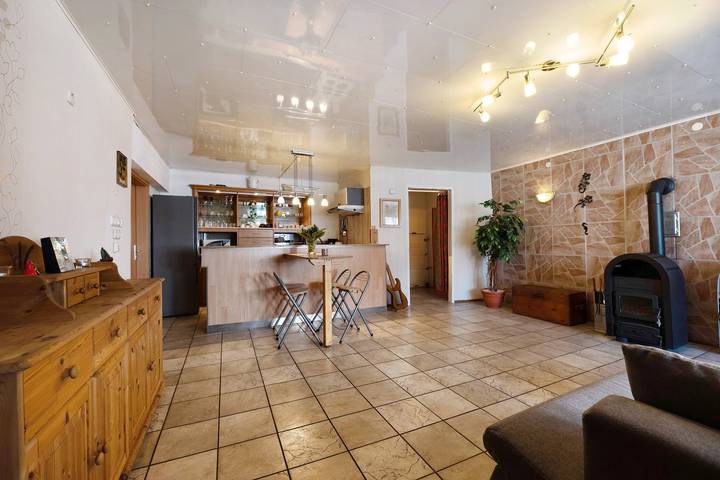 Apartamento entero, Apartamento de vacaciones "Wiesental" con Wi-Fi, estufa de leña y jardín compartido in Meisburg, Eifel Volcánica
