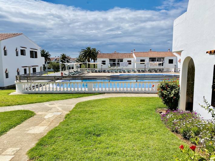 Casa de vacaciones para 4 personas, con jardín y balcón en Menorca