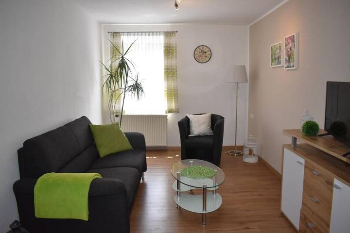 Ferienwohnung für 2 Personen, mit Terrasse und Garten sowie Ausblick in Langenargen