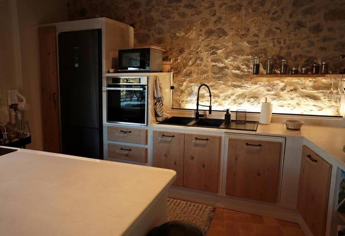 Location de vacances pour 6 personnes, avec jardin ainsi que vue et piscine, adapté aux familles à Poggio Mirteto - 2