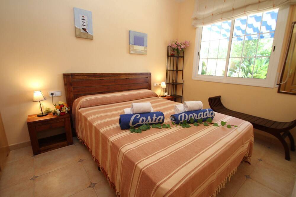 Tina villa adosada con piscina privada in Miami Playa, Costa Dorada