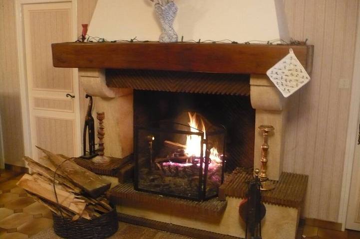 Gîte pour 14 personnes, avec piscine à Oulmes