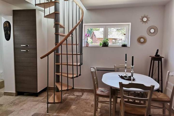 Gîte pour 5 personnes, avec terrasse à Saint-Germain-du-Bois - 2