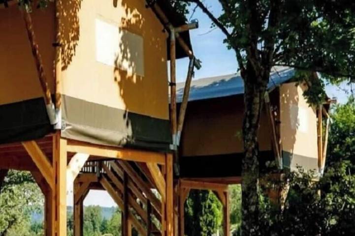 Camping pour 2 personnes dans le Cantal - 3