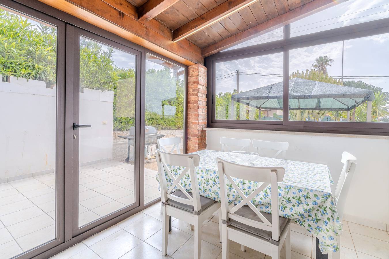 Apartamento entero, Apartamento 'La Gialla' con terraza privada, Wi-Fi y aire acondicionado in Siracusa, Provincia de Siracusa