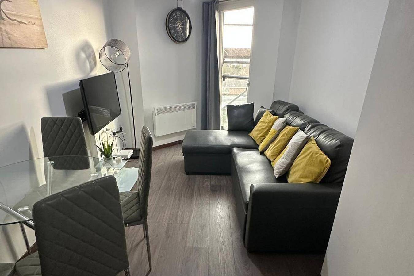 Appartement de vacances entier, 1Br-Sleeps4-Parking-Closetocentre in Birmingham, Région de Birmingham