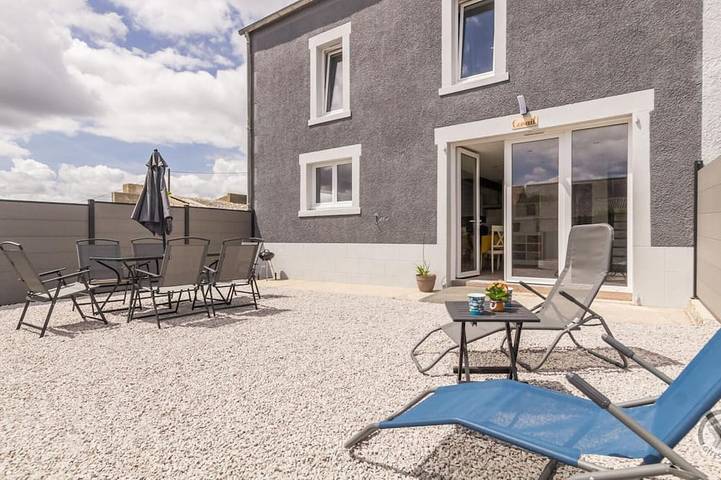 Gîte pour 6 personnes, avec jardin
