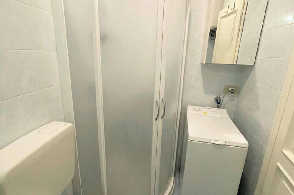 Appartamento intero, Bilocale rinnovato in condominio frontemare Lido dei Pini in Bibione, Provincia di Venezia