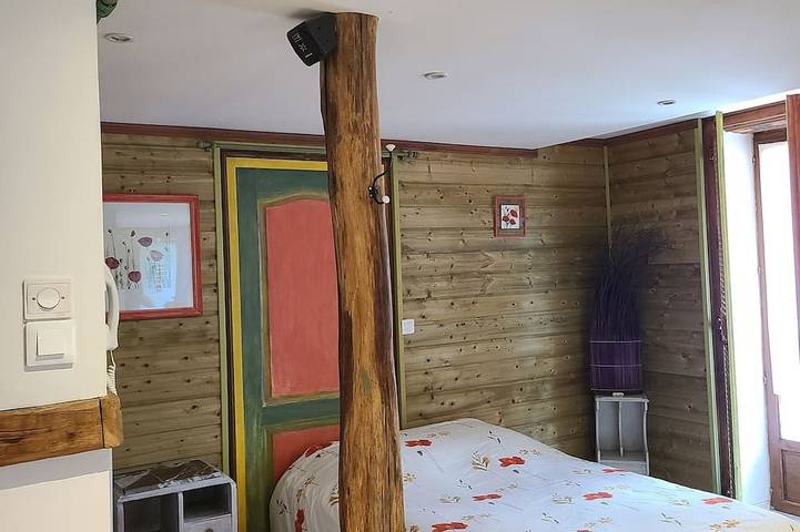 Gîte pour 2 personnes, avec jardin et jacuzzi, animaux acceptés à Saint-Léonard-de-Noblat - 2