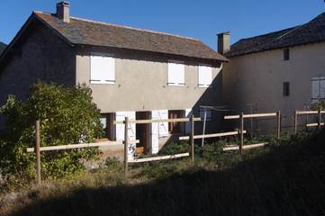 Gîte pour 5 personnes, avec terrasse et vue, animaux acceptés à La Llagonne