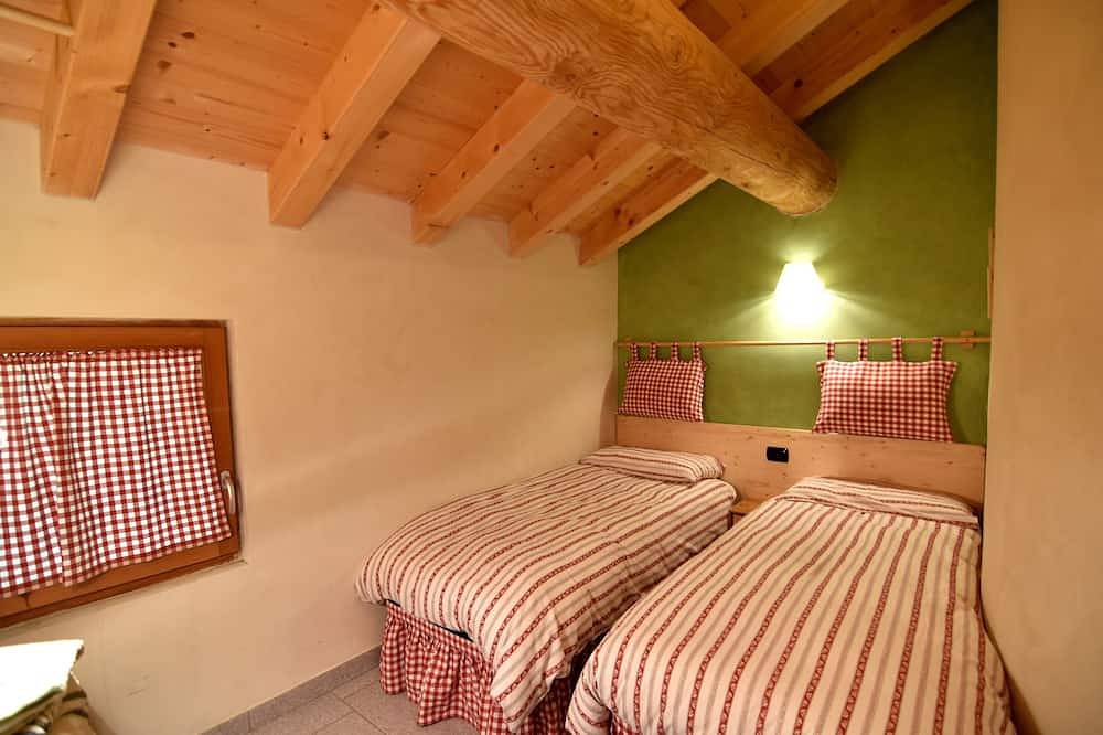 Appartamento intero, Mansarda Panoramica in Dimora tipica Alpina in Madesimo, Valtellina