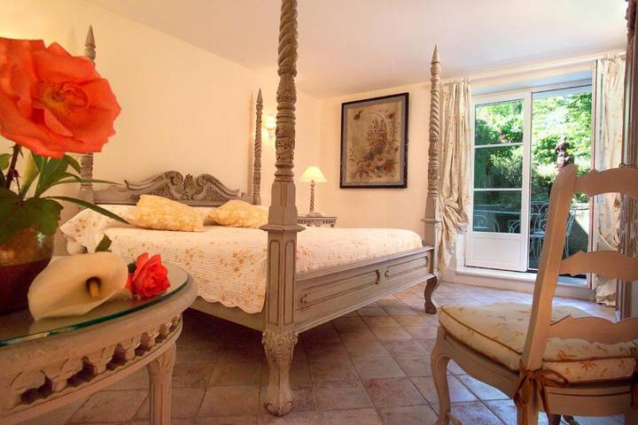 Hôtel pour 2 personnes, avec piscine ainsi que jardin et sauna, animaux acceptés à Cavanac - 2