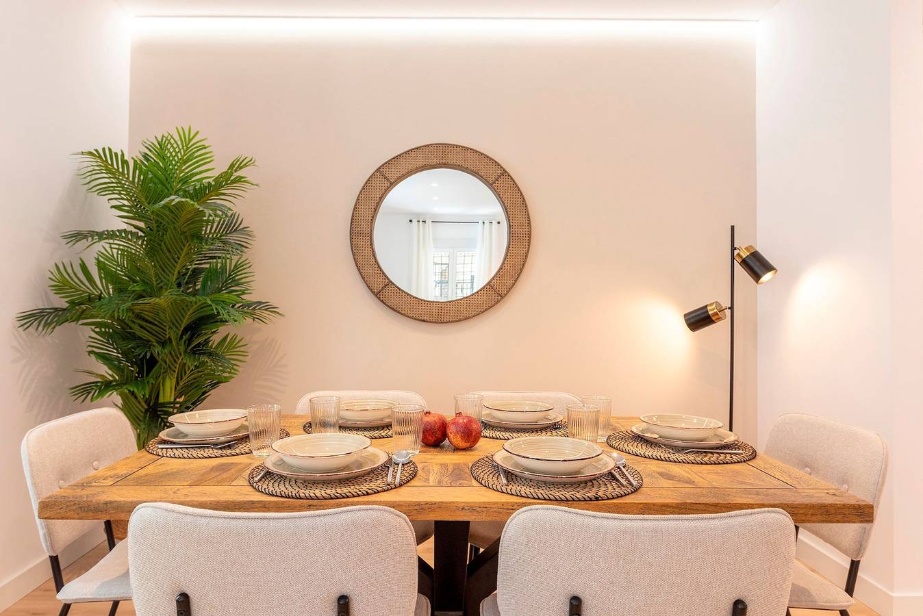 Entire apartment, Spectacular 3Bd apartment in Santa Cruz neighborhood. Aire I in Casco Antiguo, Sevilla