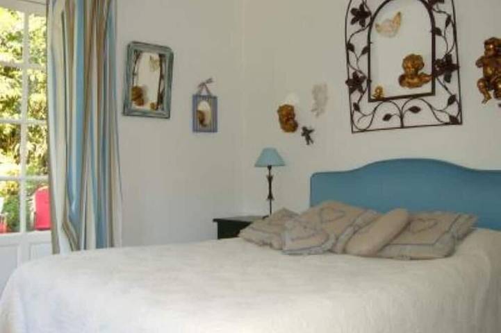 Location de vacances pour 2 personnes, avec jardin à Valbonne - 2