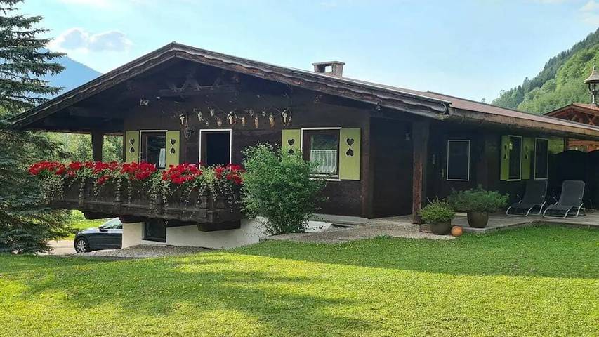 Ferienhaus für 4 Personen, mit Balkon und Garten in Tannheimer Tal