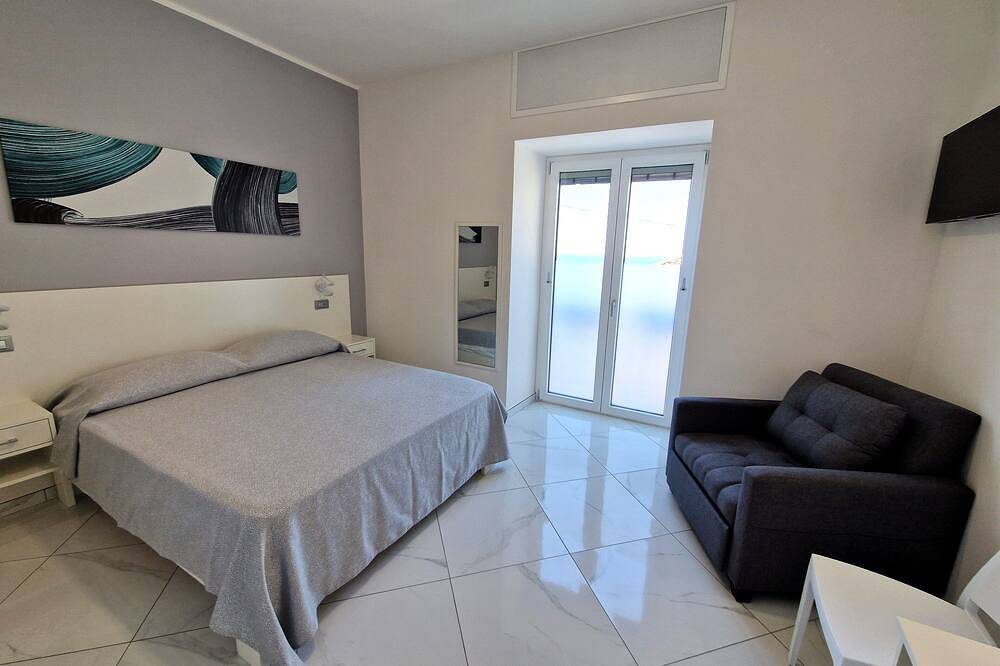 Modern and cozy rooming house a stone's throw from the historic center in Pizzo, Vibo Valentia Provinz