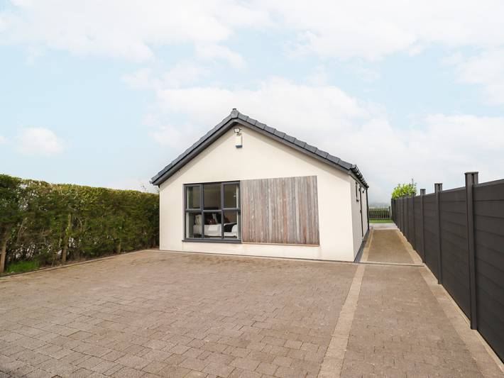 Log cabin for 3 people, with garden in Ribble Valley