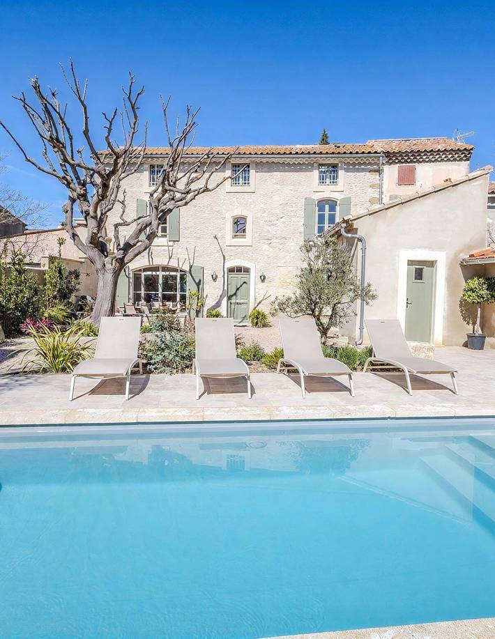 Location de vacances pour 8 personnes, avec Jardin et Piscine à Maillane - 3