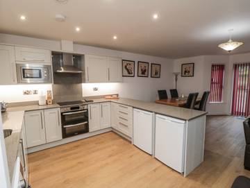 Apartment for 4 People in Whitby, North Yorkshire, Photo 4